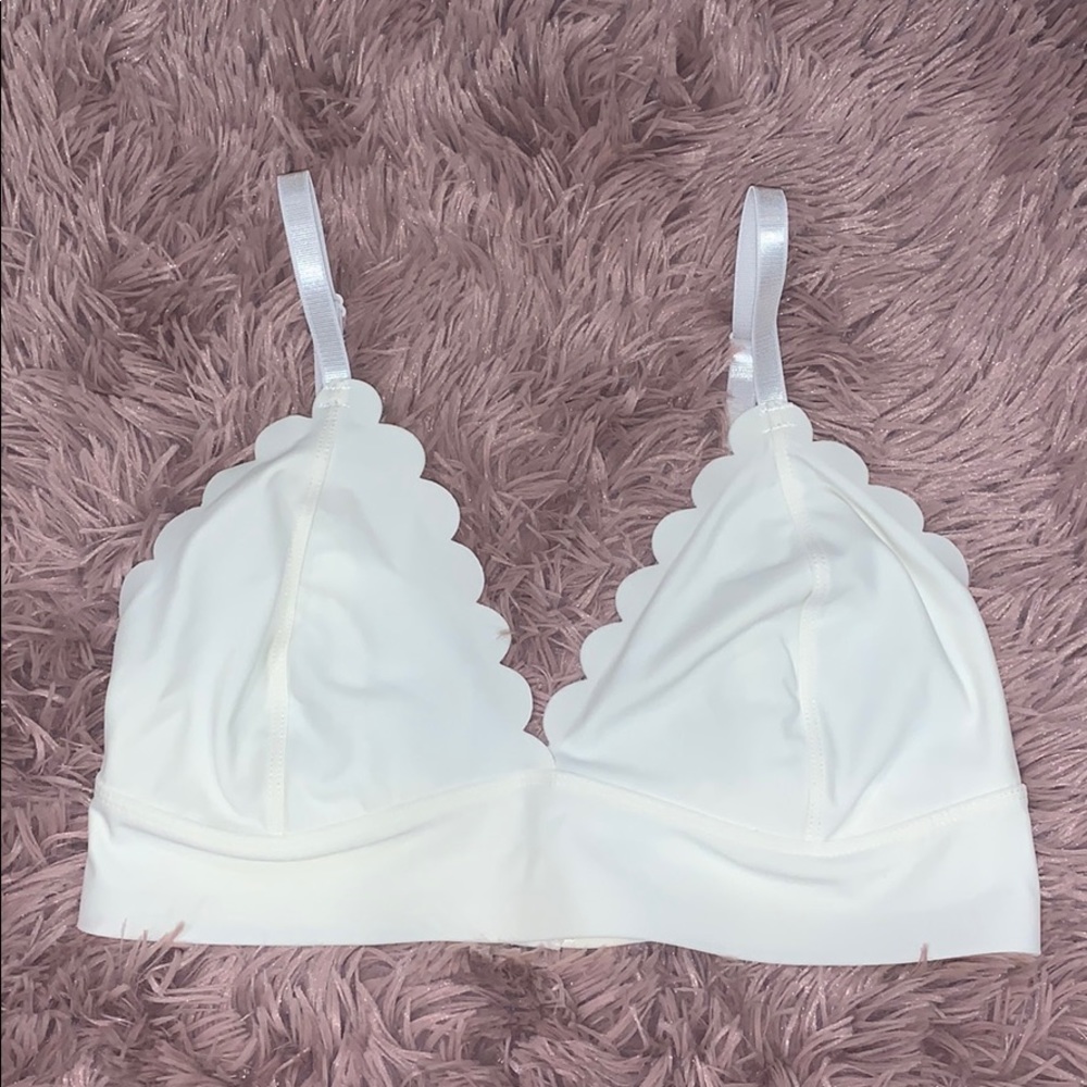 scalloped bralette w/ adjustable straps